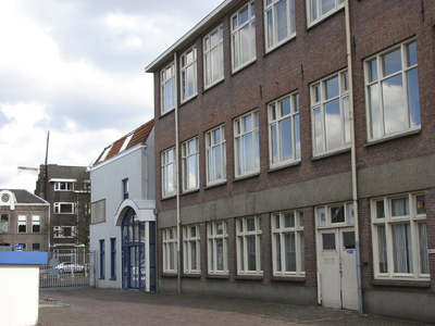 907643 Gezicht op kantoren aan de Zeedijk te Utrecht, die in gebruik waren bij Houthandel Jongeneel. De kantoren zullen ...